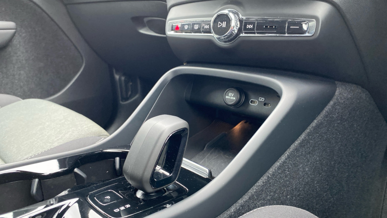 Volvo XC40 2.0 B3P Plus Dark 5dr Auto Petrol Estate